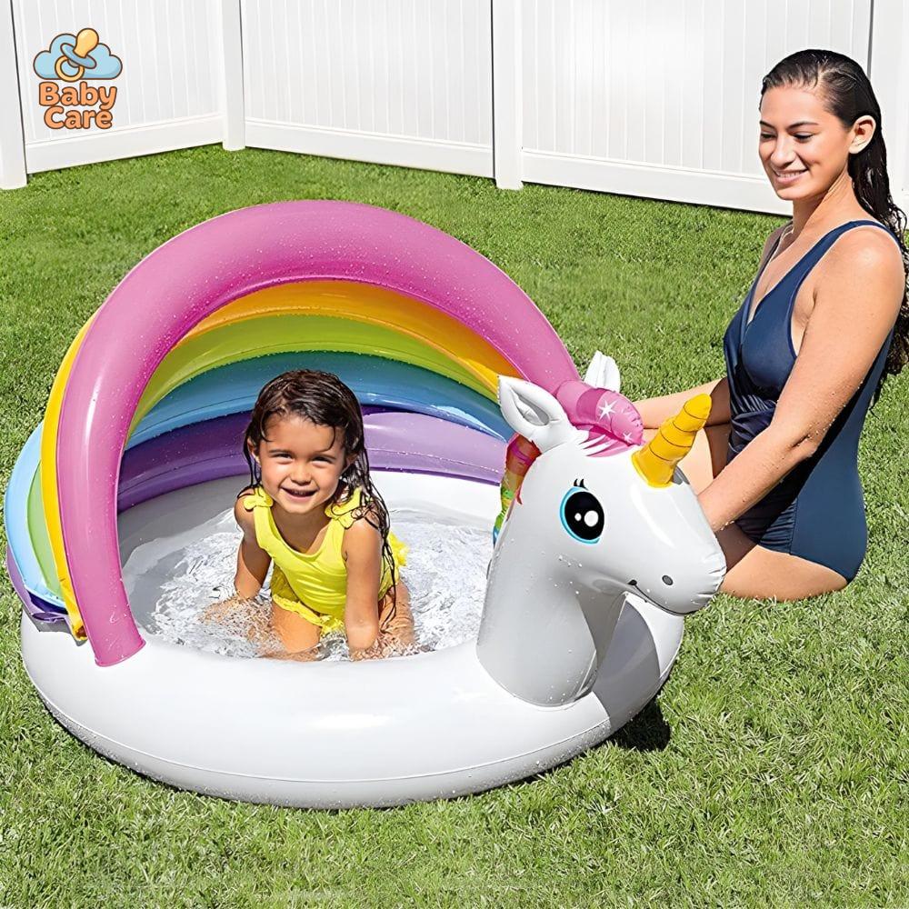 Piscine bébé et enfant gonflable licorne - utilisation en situation