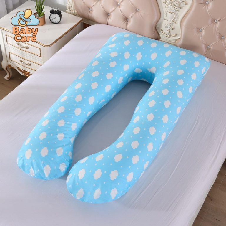 Grand Coussin de Grossesse Bleu avec nuages - vue de profil