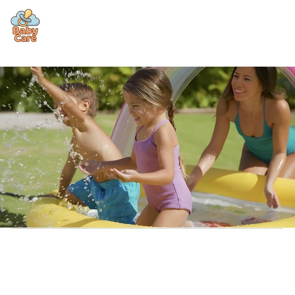 Piscine bébé gonflable avec air de jeu - zoom sur la matière