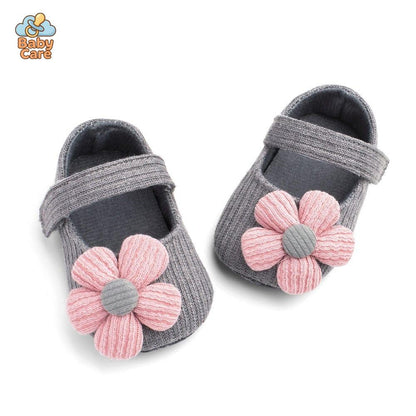 Chaussons en peluche pour bébés - Doux et chauds! - photo lifestyle