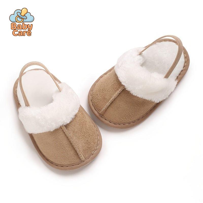 Chaussons Mignons en Peluche pour Bébés - photo lifestyle