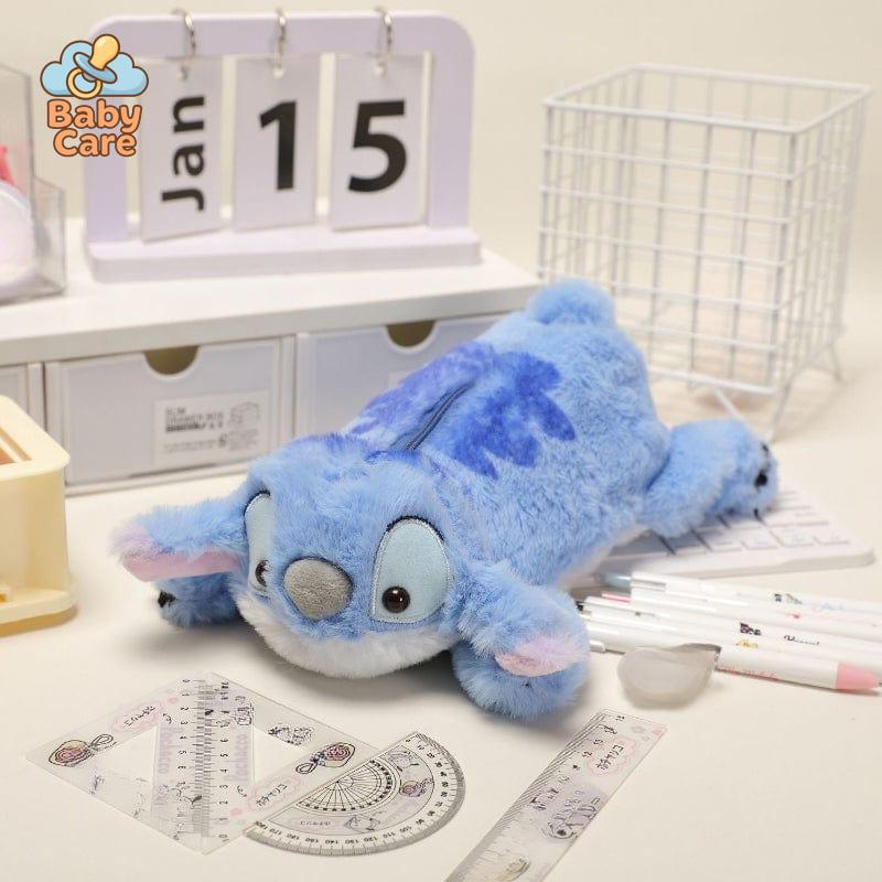 Trousse Stitch couché en peluche - utilisation en situation