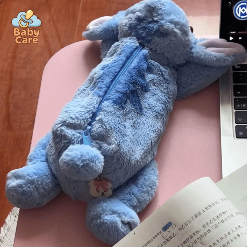 Trousse Stitch couché en peluche - détail du produit