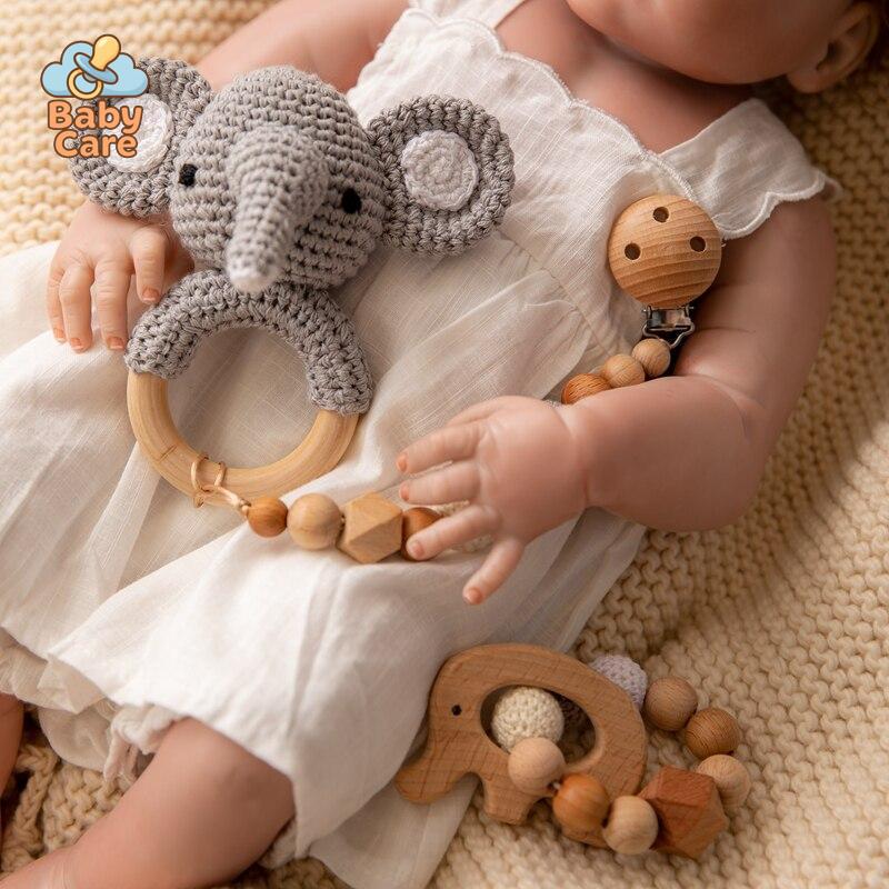 Hochet Nouveau Né Bois et Tricot Animaux Fait Main - détail du produit