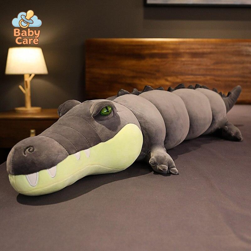 Peluche Crocodile Géante Méga Câlin - photo lifestyle