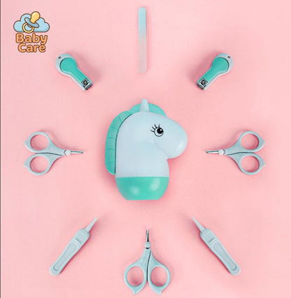 Trousse de soin bébé boite licorne - utilisation en situation