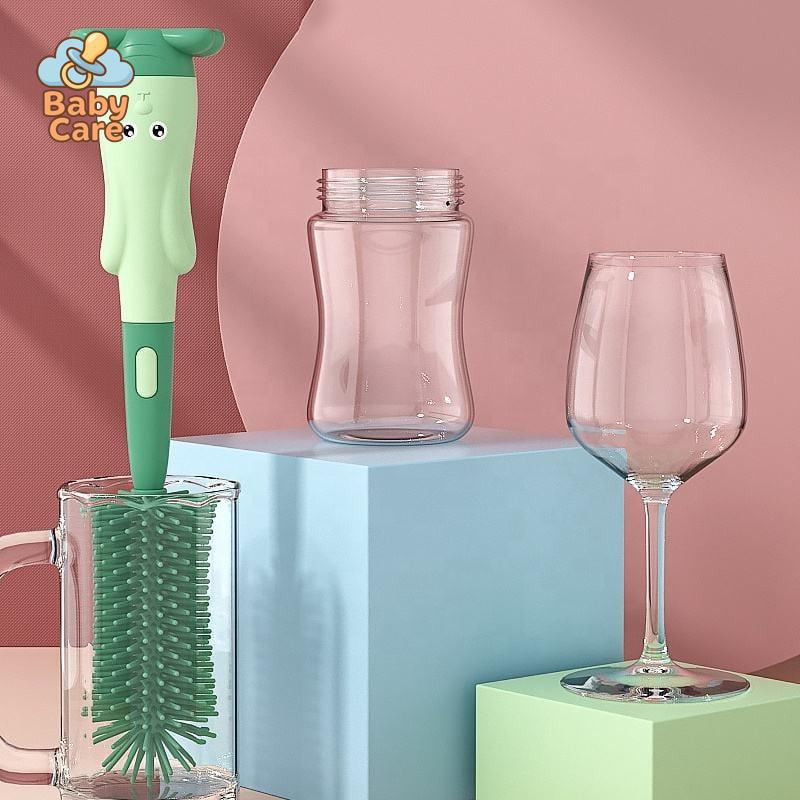 BabyBrush™ Brosse pour biberon 3-en-1 - photo lifestyle