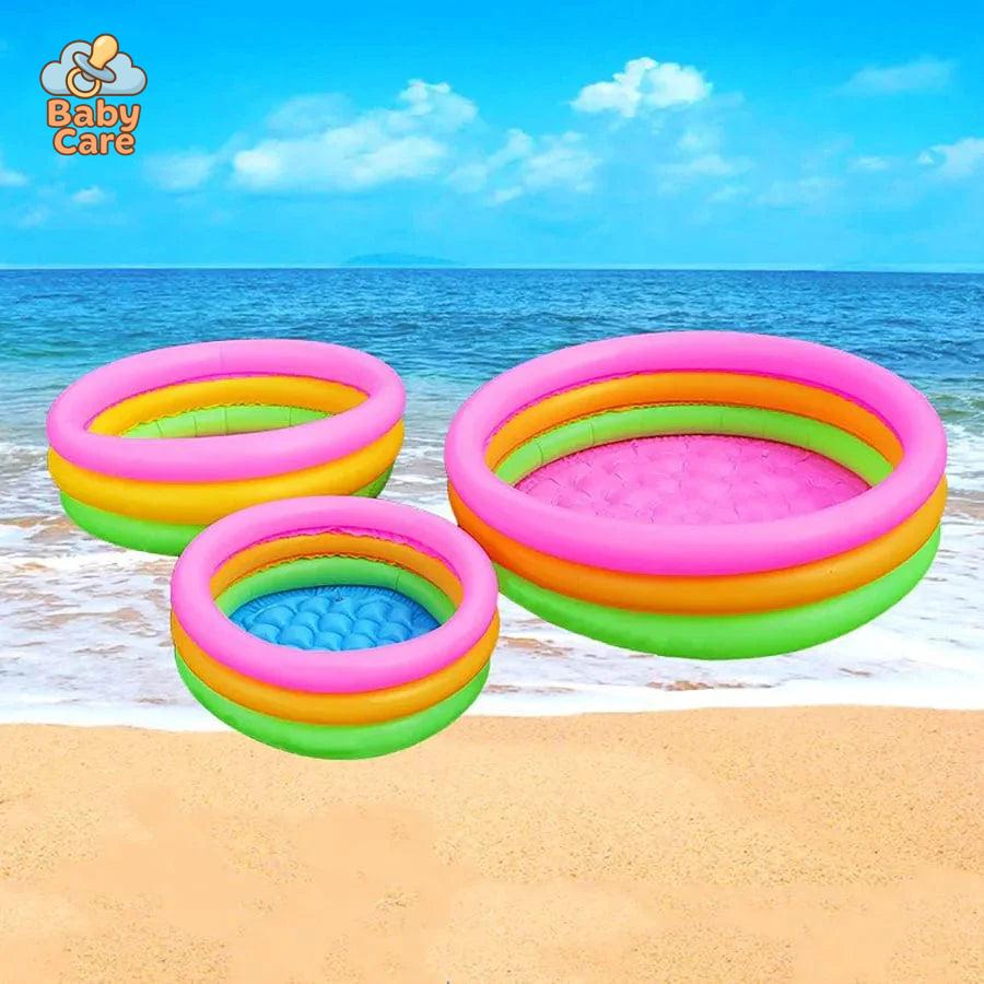 Piscine bébé gonflable arc-en-ciel à trois anneaux - utilisation en situation