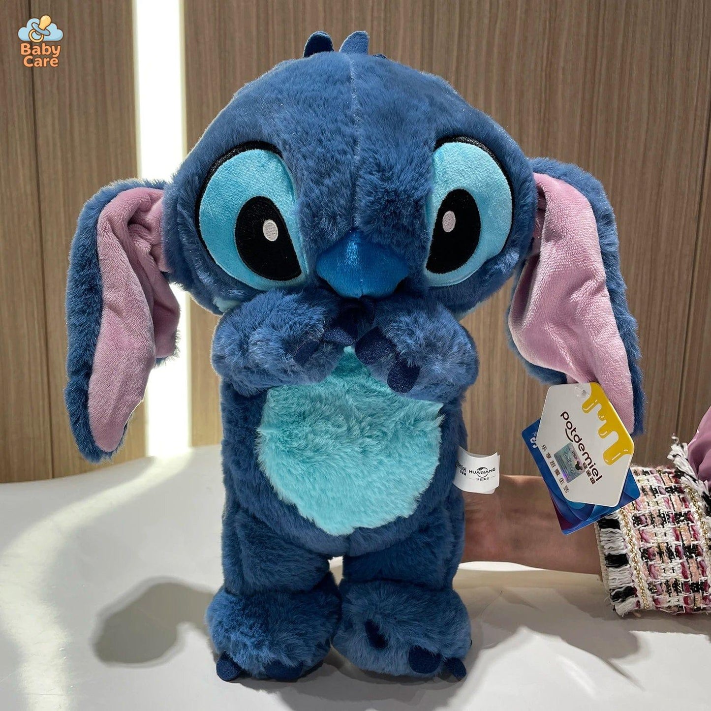 Peluche Stitch Oreilles Qui Bougent - utilisation en situation