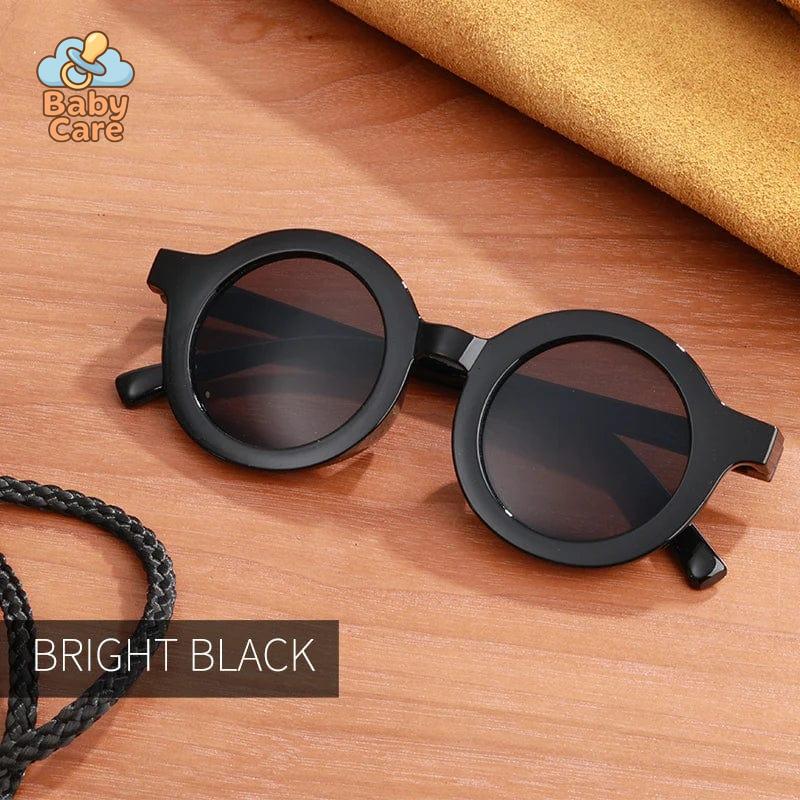 Lunettes de soleil bébé Color UV400 0-1 an - photo lifestyle