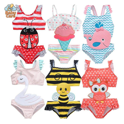 Maillot de bain une pièce mignon bébé fille - vue de profil
