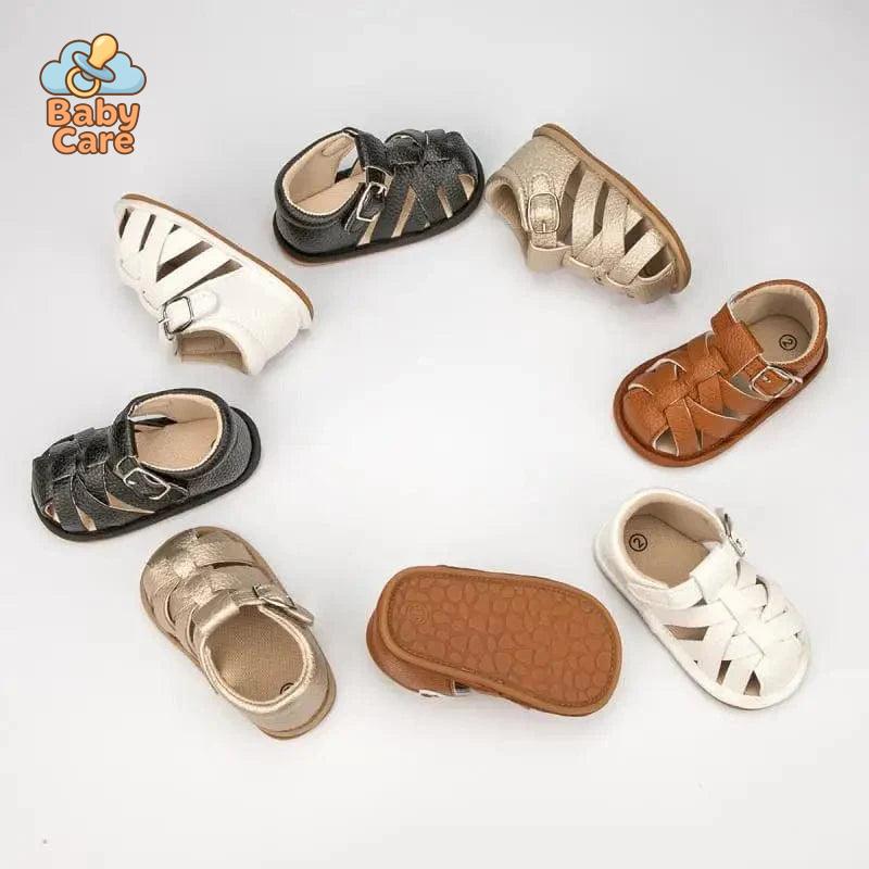 Sandales bébé garçon et filles premiers pas - photo lifestyle