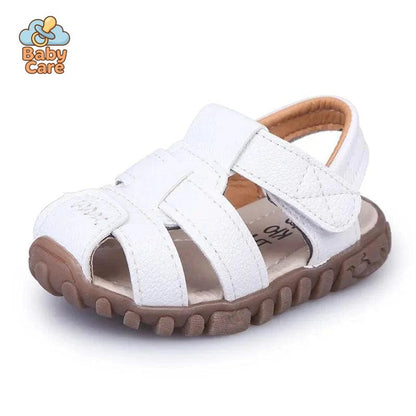 Sandales bébé garçon et filles en cuir souple - photo lifestyle