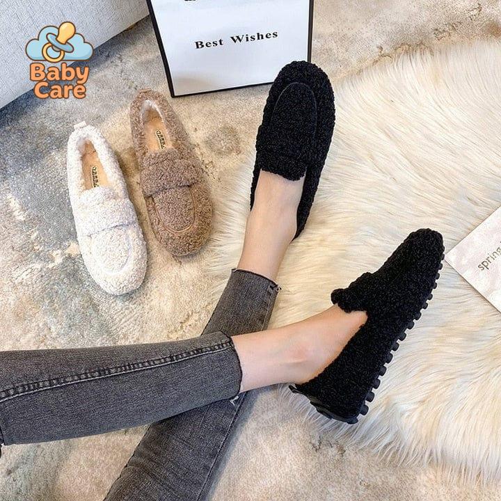 Chaussons en Peluche : Confort Luxe et Douceur - vue de profil